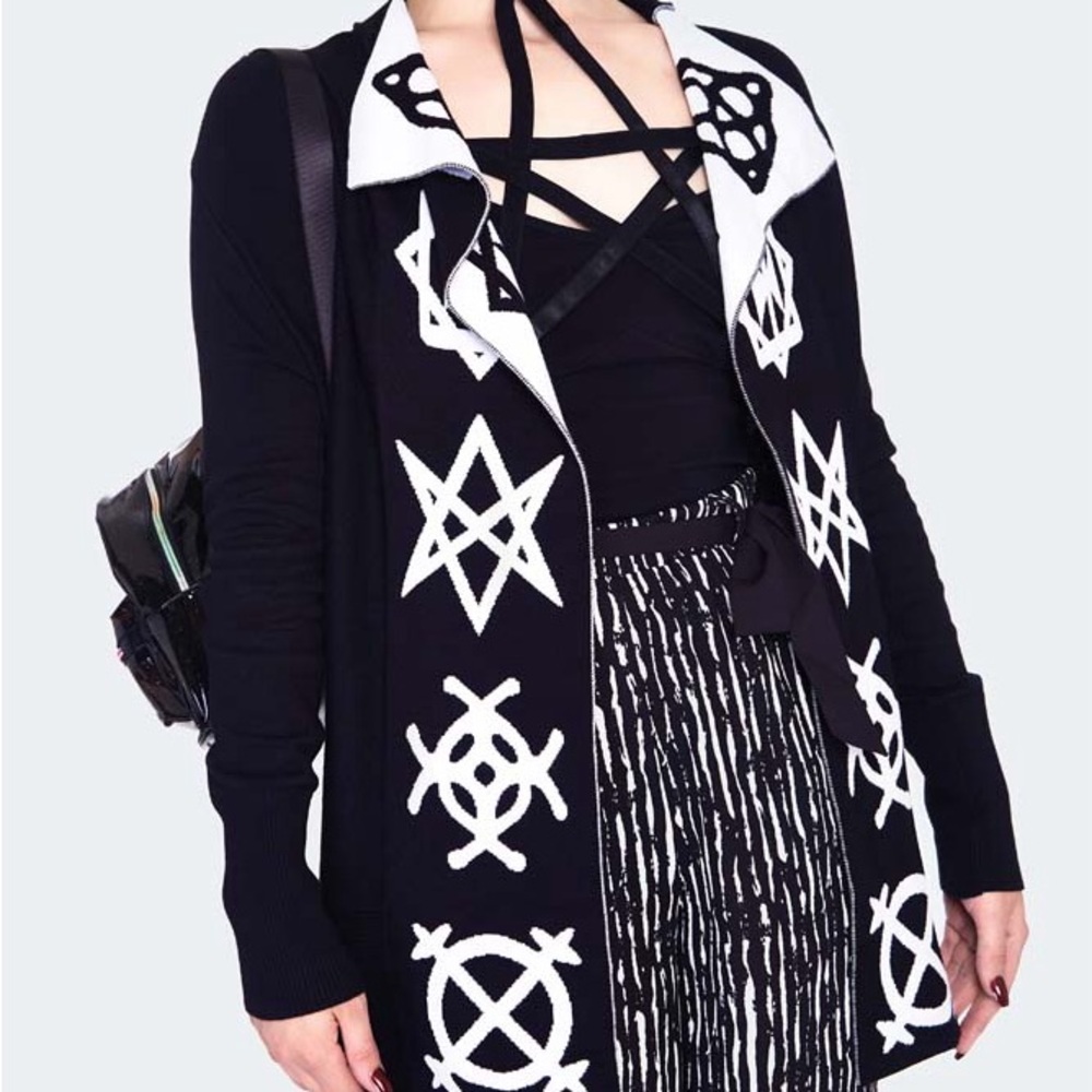 Black and White Patterned Women's Sweater